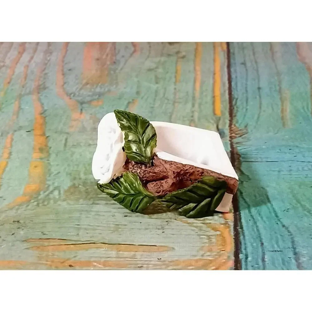 Elegant White‎ Rose Napkin Ring with Leaf Accents set of 12